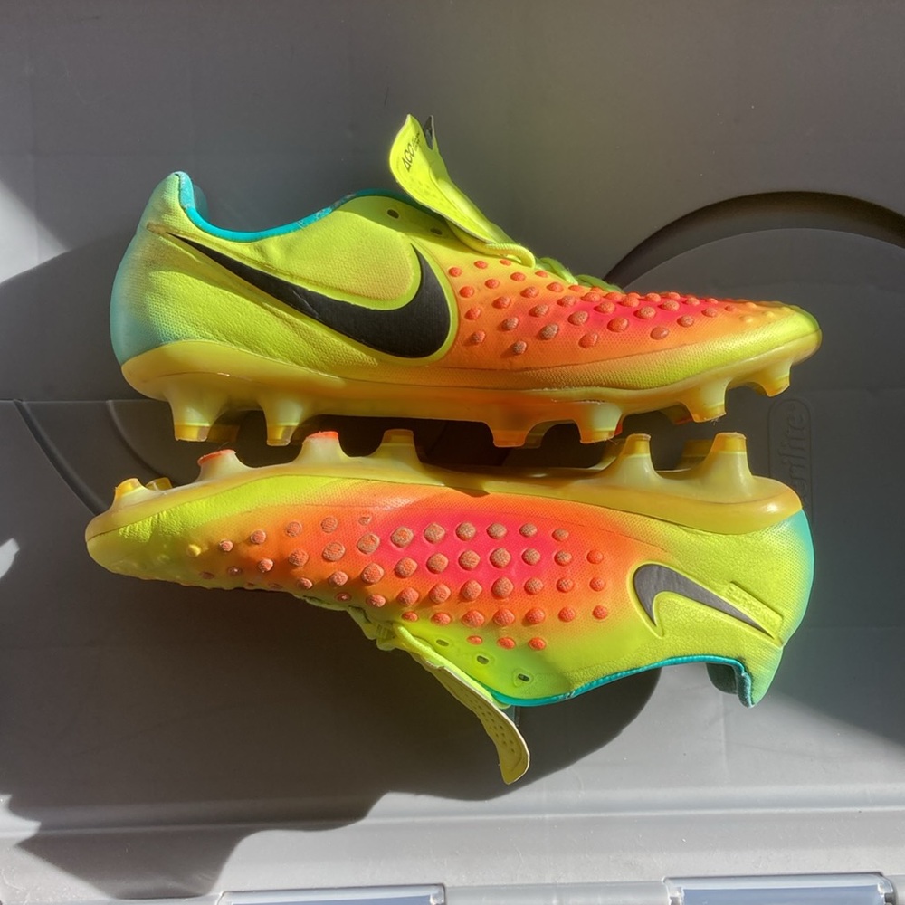 Limited Edition Nike Magista yellow, blue and pink neon cleats GUC 6.5M Or 5.5W - Picture 8 of 8